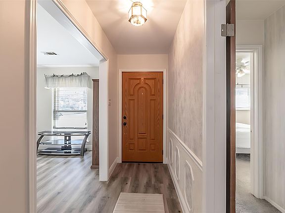 5th image of 402 Fintona Way