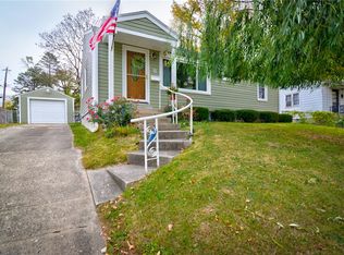 8 6th Dr, Decatur, IL 62521