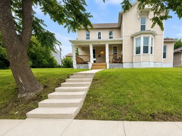 325 E 3rd St, Maryville, MO 64468