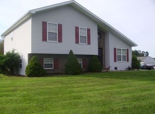 14350 Crossroads Ave, Felton, PA 17322