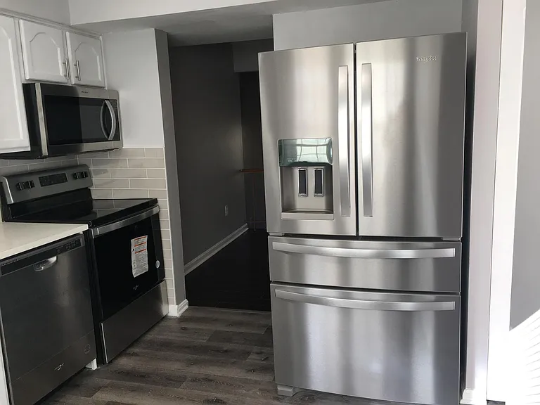 5758 Yellowrose Ct — Photo 4