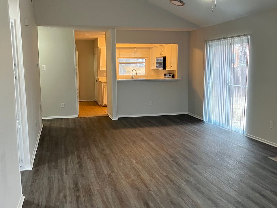 1st image of 2407 Sendero Trl