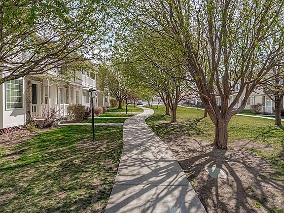 4th image of 877 Liberty Ln