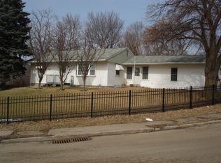 203 Center Pl, Peru, IL 61354