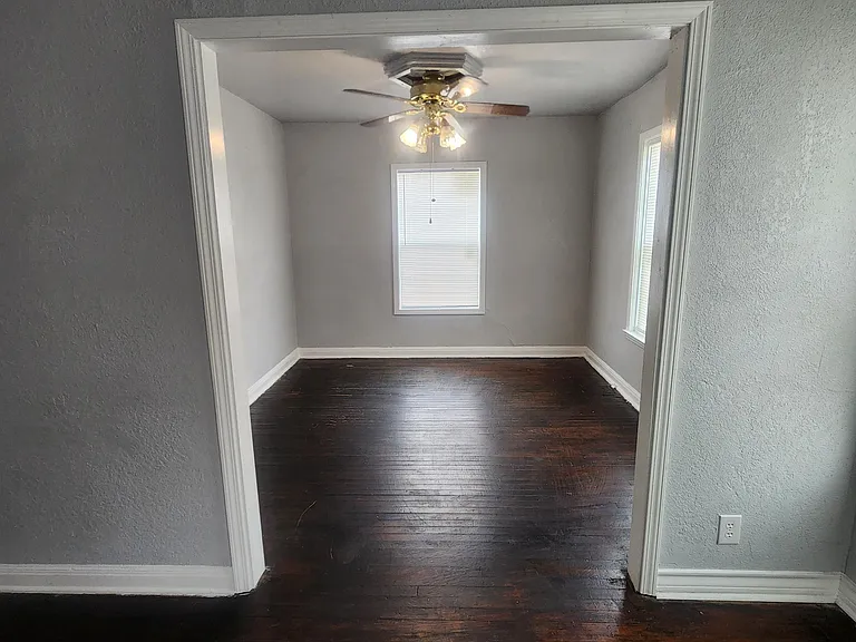 133 E Vanderbilt Dr — Photo 10