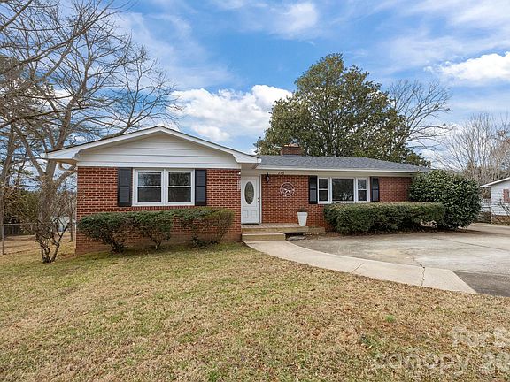 3rd image of 275 Tanner St