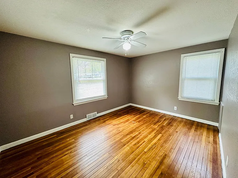 7047 Linden St — Photo 16