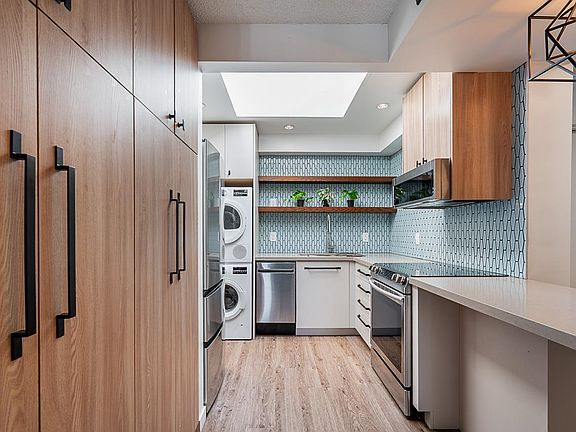 2nd image of 555 North Rd #204
