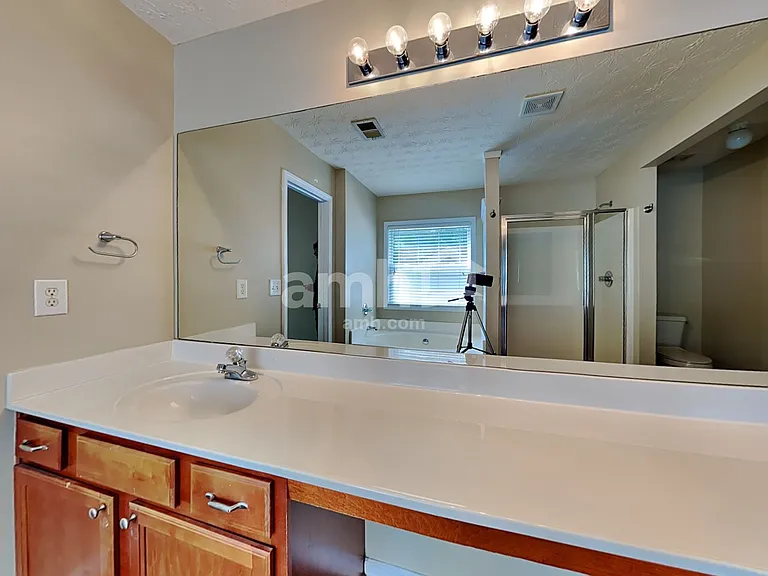 311 Barberry Pl — Photo 12