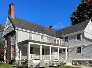321 Hammond St, Chestnut Hill, MA 02467
