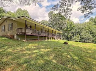 855 Grassy Creek Rd, Copperhill, TN 37317