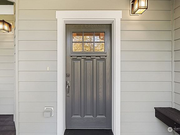 4th image of 141 E Barnacle Boulevard