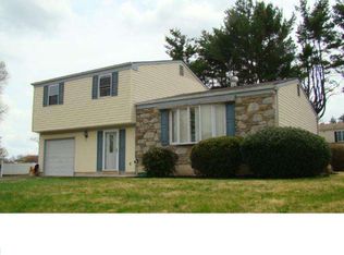 5920 Neshaminy Valley Dr, Bensalem, PA 19020