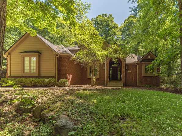 7421 Black Forest Dr, Dexter, MI 48130