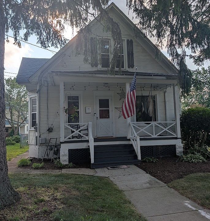 1st image of 739 N 11th St