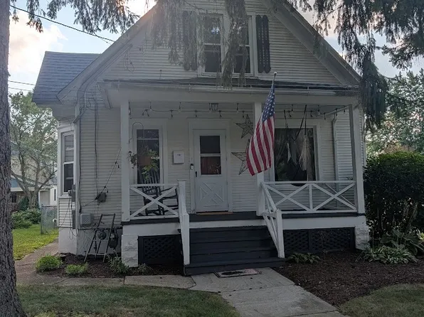739 N 11th St, Dekalb, IL 60115