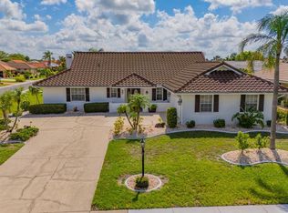 702 Plumbrook Rd, Sun City Center, FL 33573