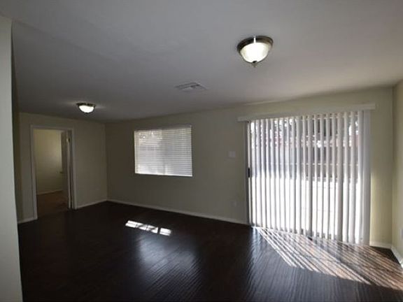 5th image of 17534 Cantlay St