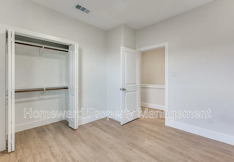 837 Stamps Ave — Photo 11