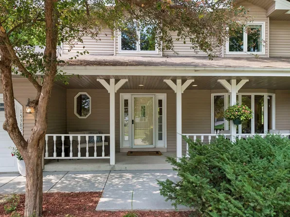 15385 Morraine Way, Eden Prairie, MN 55347