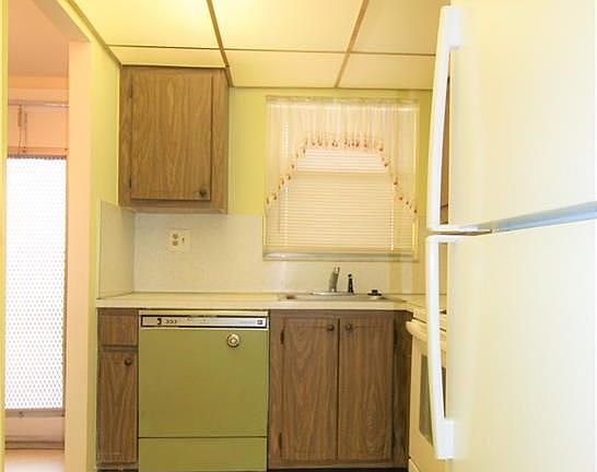 3rd image of 8595 Sunrise Lakes Blvd APT 302