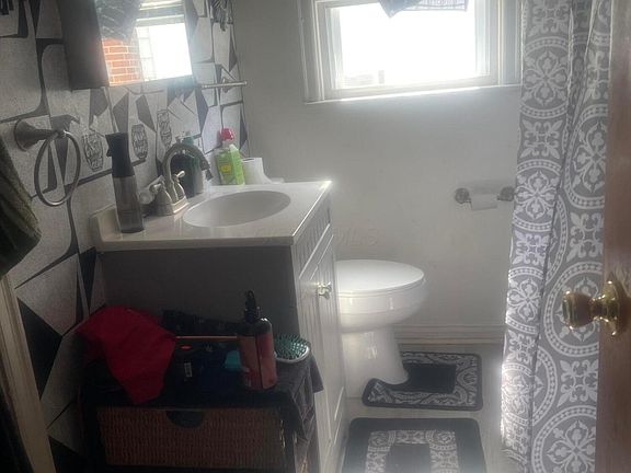 5th image of 980 Fairwood Ave