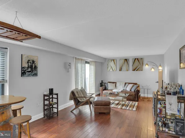 260 Montgomery Ave APT 204, Haverford, PA 19041