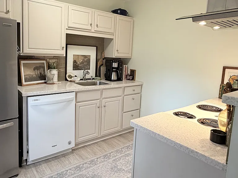 1247 Sunapee Ave N — Photo 11