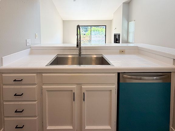 5th image of 9946 Scripps Westview Way Unit 283