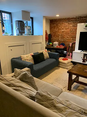 Rented by ERNY LLC | media 17