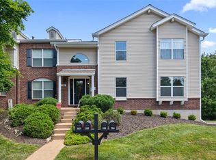 618 Pine Ridge Trails Ct APT 104, Ballwin, MO 63021