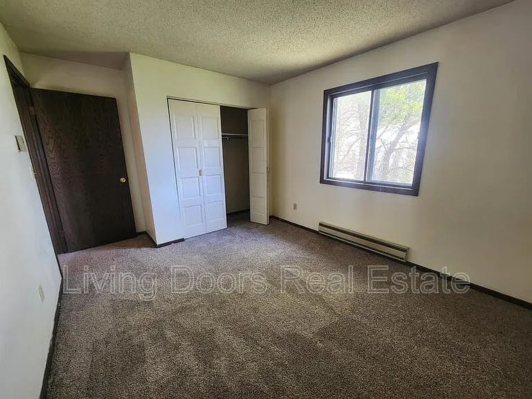 210 N Phillips Ave #7 — Photo 9