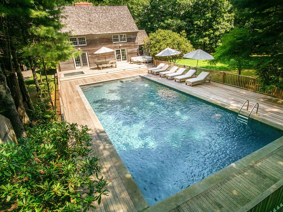 1st image of 34 Deep Woods Ln