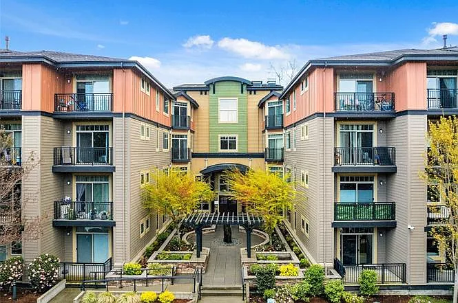 3 bed, 1224 sqft, $3,130 — Photo 2