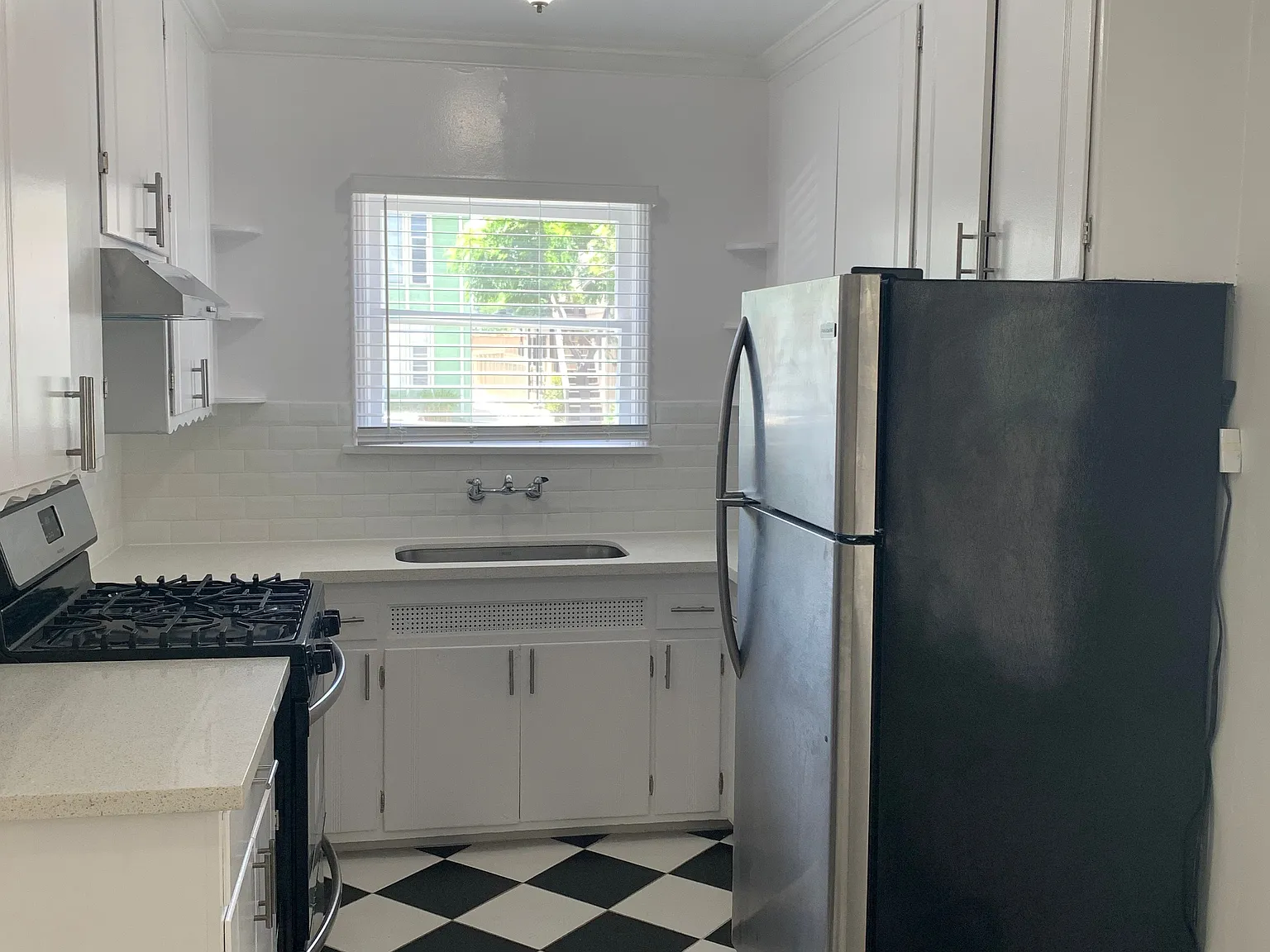 1 bed, 700 sqft, $1,895 — Photo 3