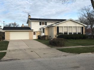 7742 Maple St, Morton Grove, IL 60053