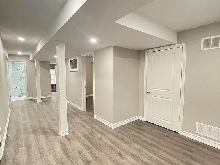 90 Maverick Cres #BASEMENT — Photo 6
