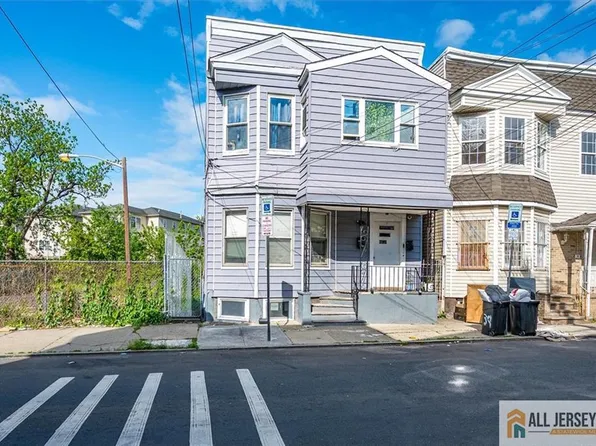 37 Blum St, Newark, NJ 07103