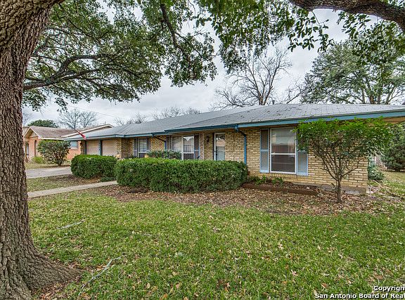 2nd image of 3115 Manila Dr