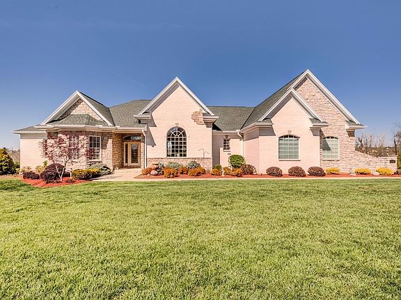 2nd image of 32 Muirfield Dr