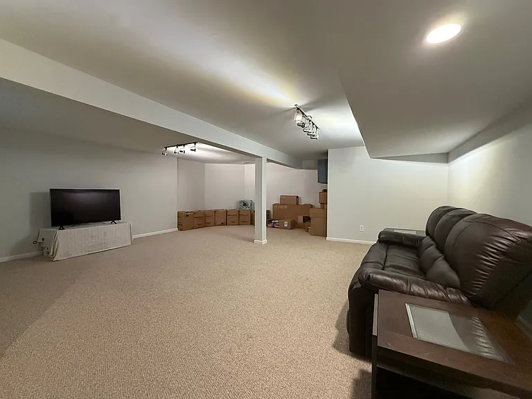 8011 Lions Crest Way — Photo 34