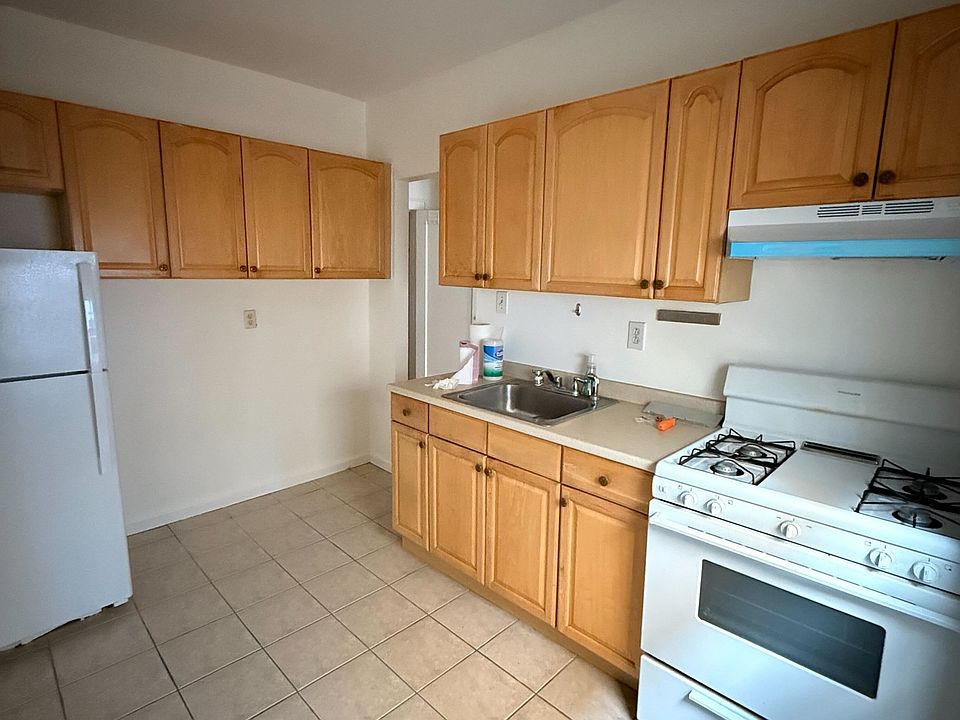 2nd image of 1249 Bradford Ave #2F