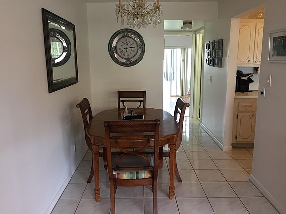 3rd image of 125 Windsor Dr #125-F