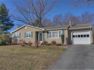 377 Judson Ave, Groton, CT 06355