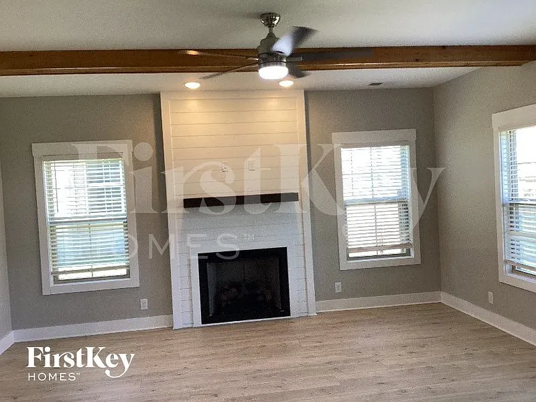 1456 Kingbird Dr — Photo 2