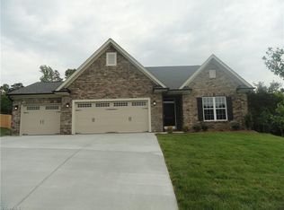 2818 Fallin Ct, High Point, NC 27262