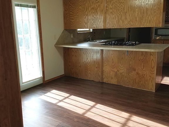 2nd image of 909 Lawton