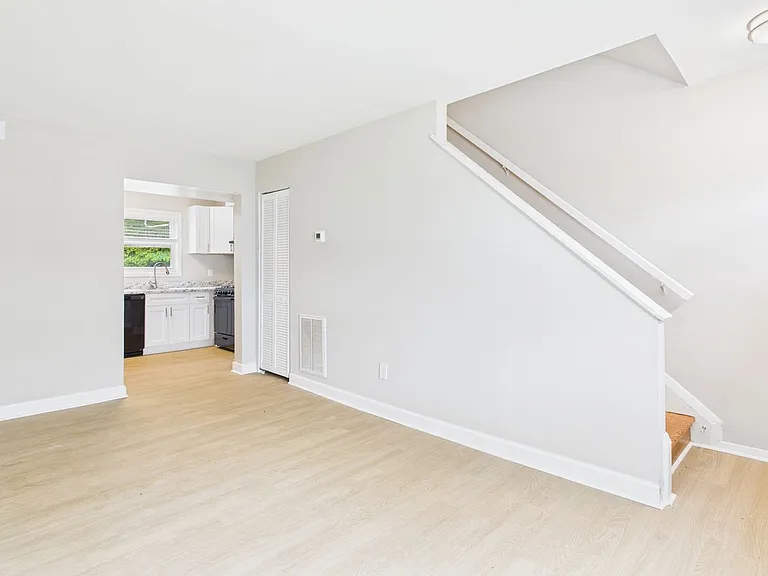 10 W 27th St — Photo 13