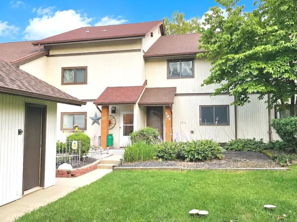 25 Village Dr, Smyrna, DE 19977