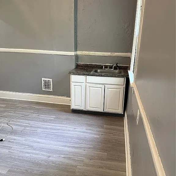 10231 Kempton Ave #2 — Photo 6